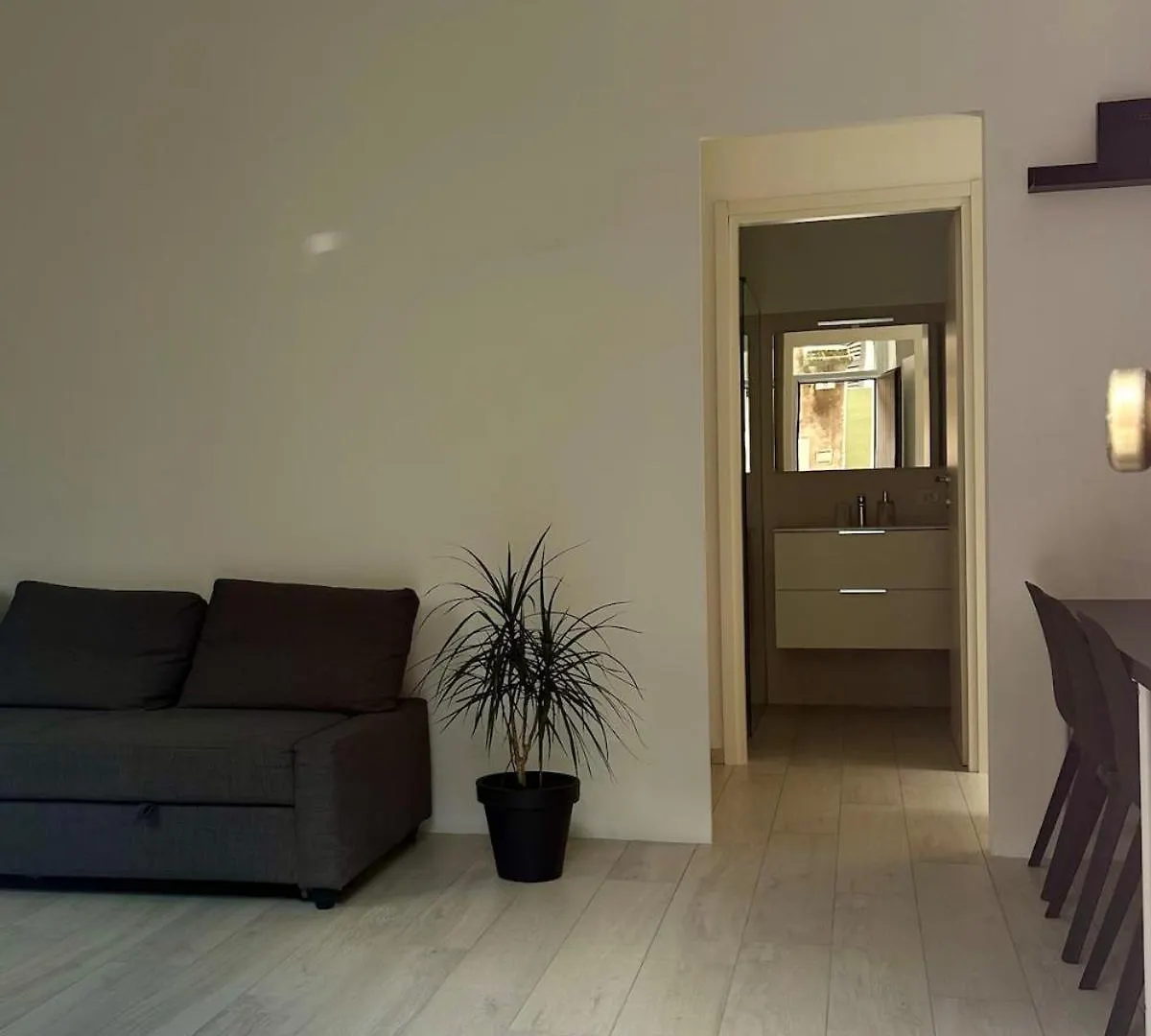 Little Haven Apartamento Angera 0*,