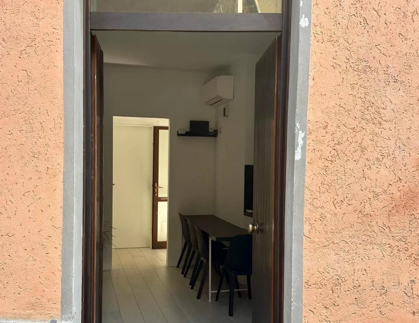 Little Haven Apartamento Angera 0*,